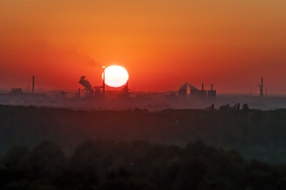 Sonnenuntergang ber Httenwerk Krupp-Mannesmann, DU